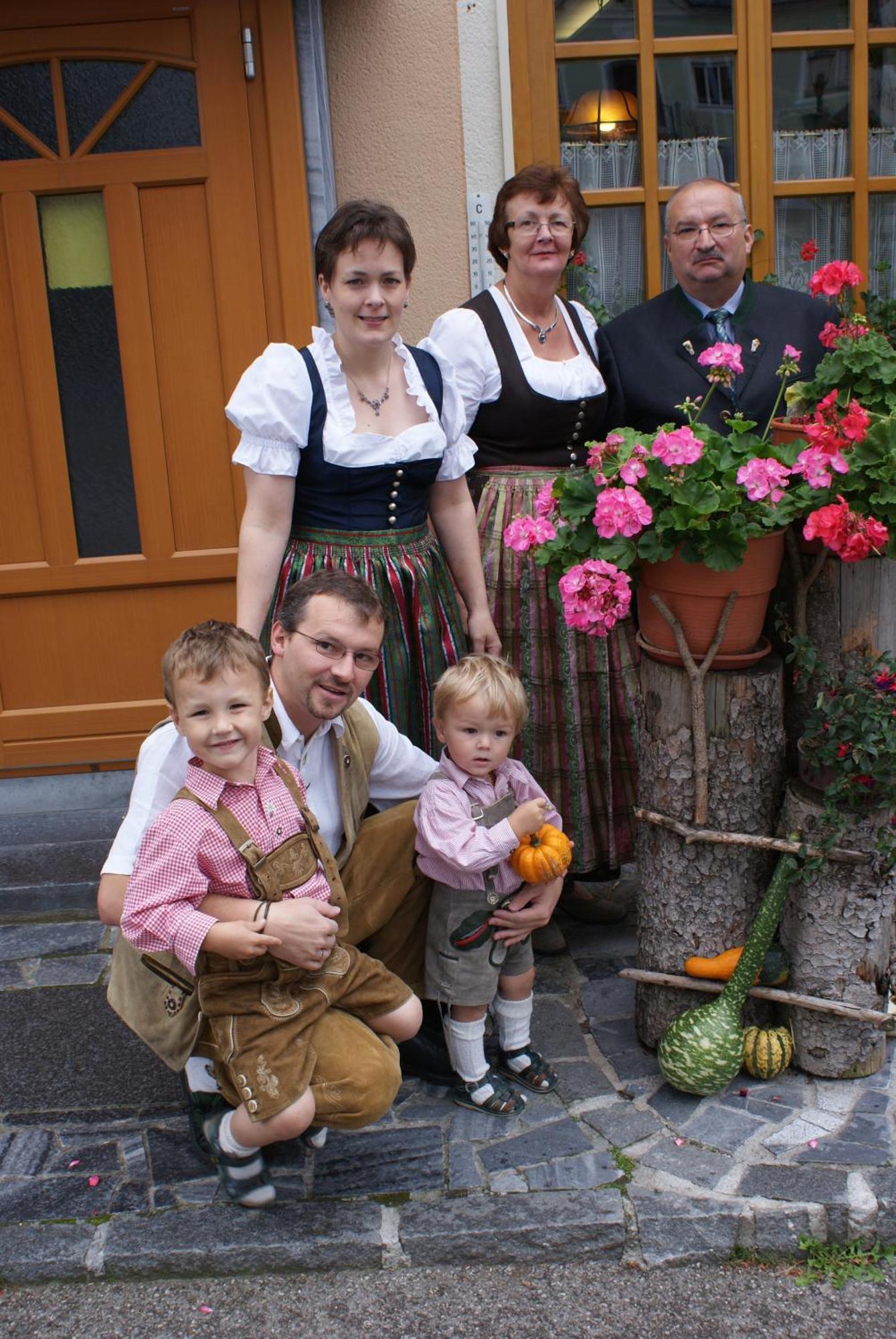 Gasthof Zur Kirche Hotel Kottes Exterior foto